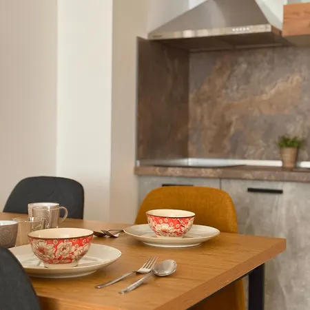 Rest & Reset Lazur - 10 Min To & Sea Garden Apartment