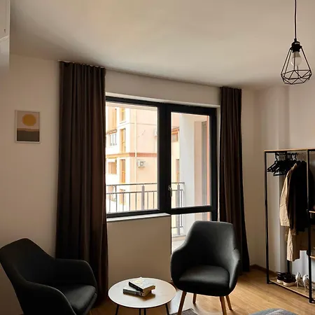 Apartment Rest & Reset Lazur - 10 Min To & Sea Garden Burgas