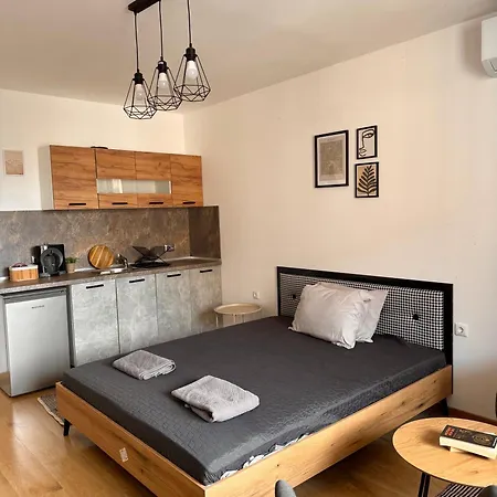 Apartment Rest & Reset Lazur - 10 Min To & Sea Garden Burgas