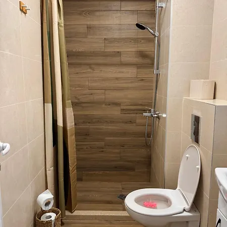 Apartment Rest & Reset Lazur - 10 Min To & Sea Garden *