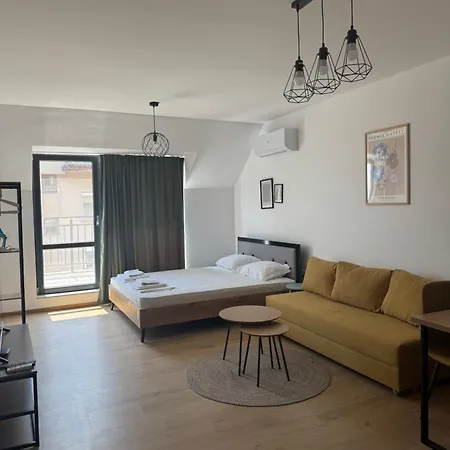Apartment Rest & Reset Lazur - 10 Min To & Sea Garden